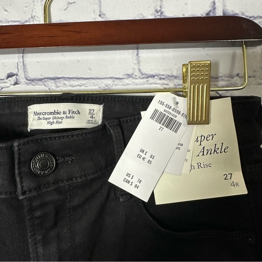 Abercrombie & Fitch NWT Women's Dark Skinny Jeans - Picture 3 of 3